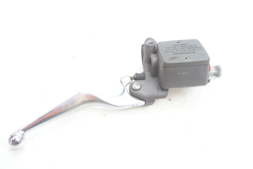 photo de CILINDRO MESTRE DIANTEIRO PEUGEOT SATELIS 125 (2006 - 2009) - Pontos de fixação