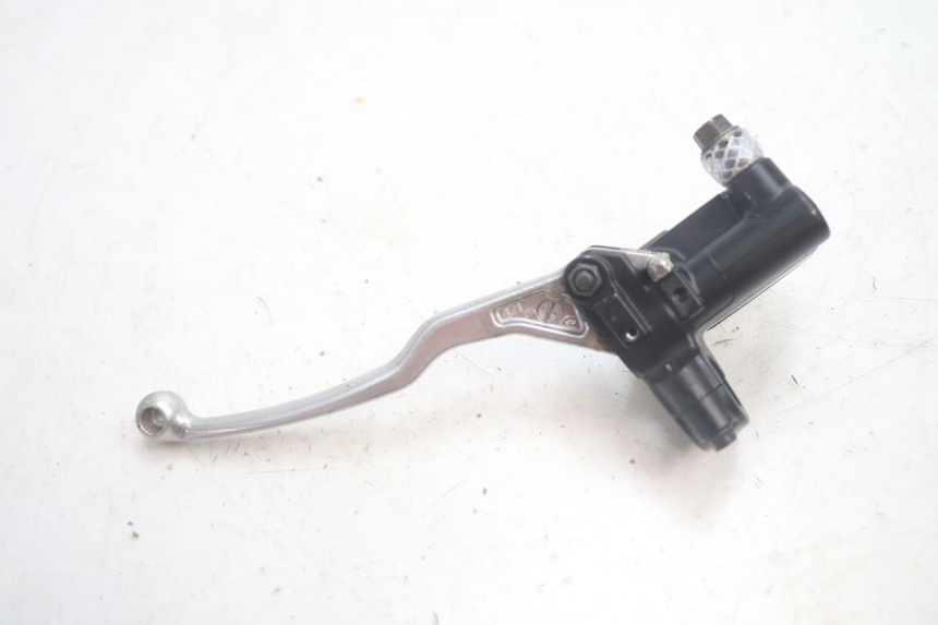 photo de CILINDRO MESTRE DIANTEIRO PEUGEOT SATELIS 125 (2013 - 2018) - Pontos de fixação