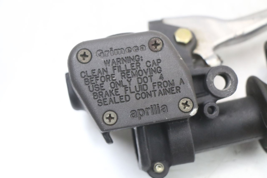 photo de CILINDRO MESTRE DIANTEIRO APRILIA SCARABEO GT 125 (1999 - 2007) - Zoom do estado de desgaste