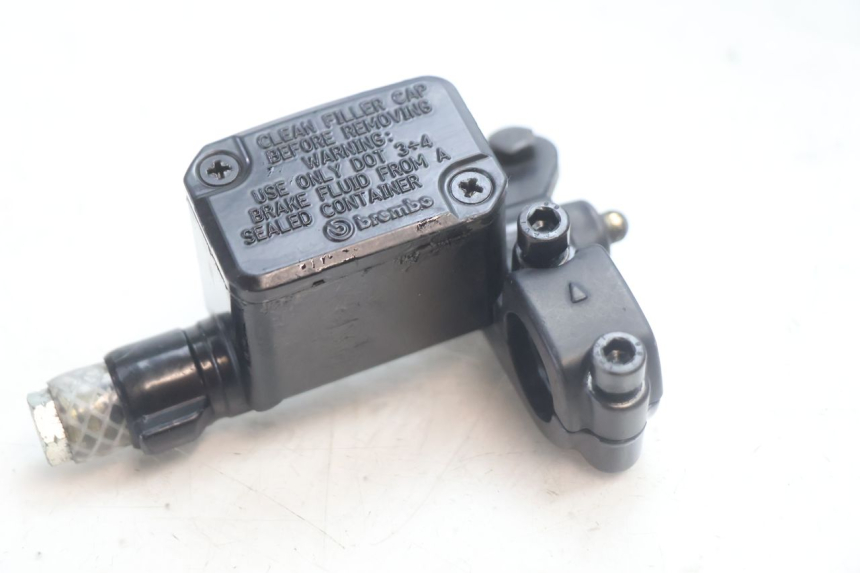 photo de CILINDRO MESTRE DIANTEIRO YAMAHA SLIDER 50 (1999 - 2004) - Outro ângulo de visão