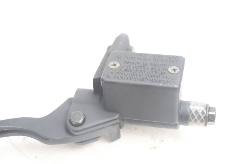 photo de CILINDRO MESTRE DIANTEIRO PEUGEOT STREETZONE NAKED 2T 50 (2014 - 2018) - Pontos de fixação
