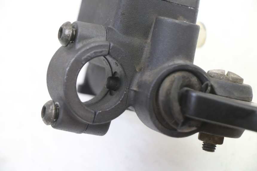 photo de CILINDRO MESTRE DIANTEIRO PIAGGIO SUPER LX 125 (2000 - 2003) - Pontos de fixação