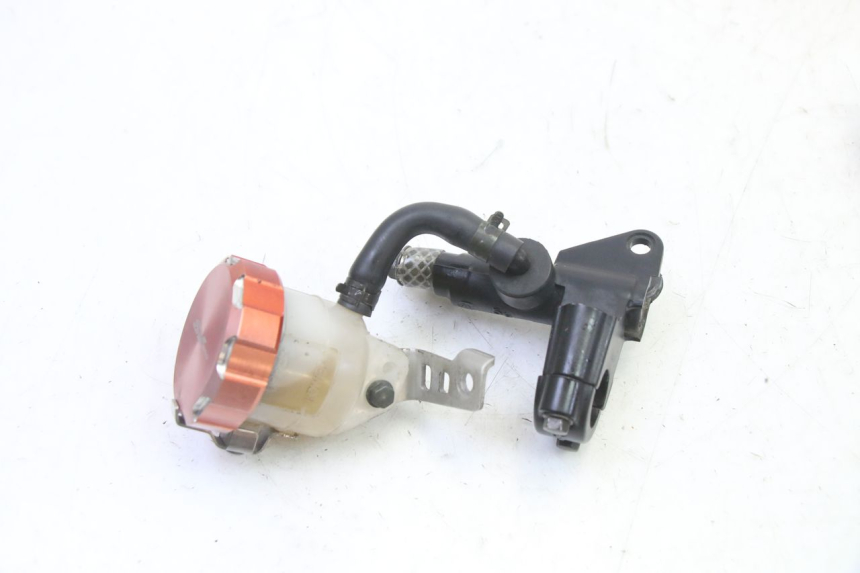 photo de CILINDRO MESTRE DIANTEIRO SUZUKI SV S 650 (2003 - 2009) - Outro ângulo de visão
