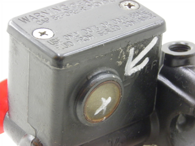 photo de CILINDRO MESTRE DIANTEIRO SYM GTS 125 (2005 - 2008) - Pontos de fixação