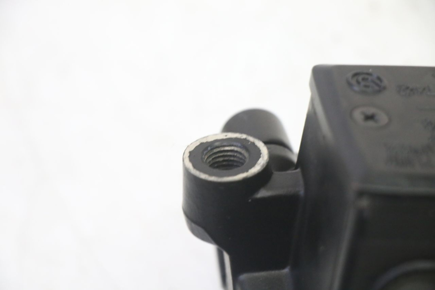 photo de CILINDRO MESTRE DIANTEIRO YAMAHA TDM ABS 900 (2002 - 2014) - Vista geral