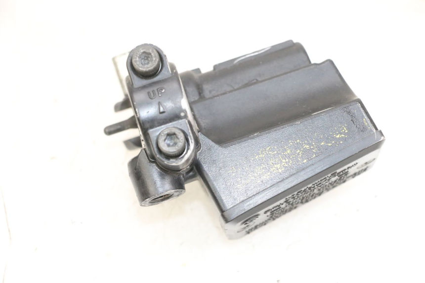 photo de CILINDRO MESTRE DIANTEIRO YAMAHA TDM ABS 900 (2002 - 2014) - Detalhe da peça
