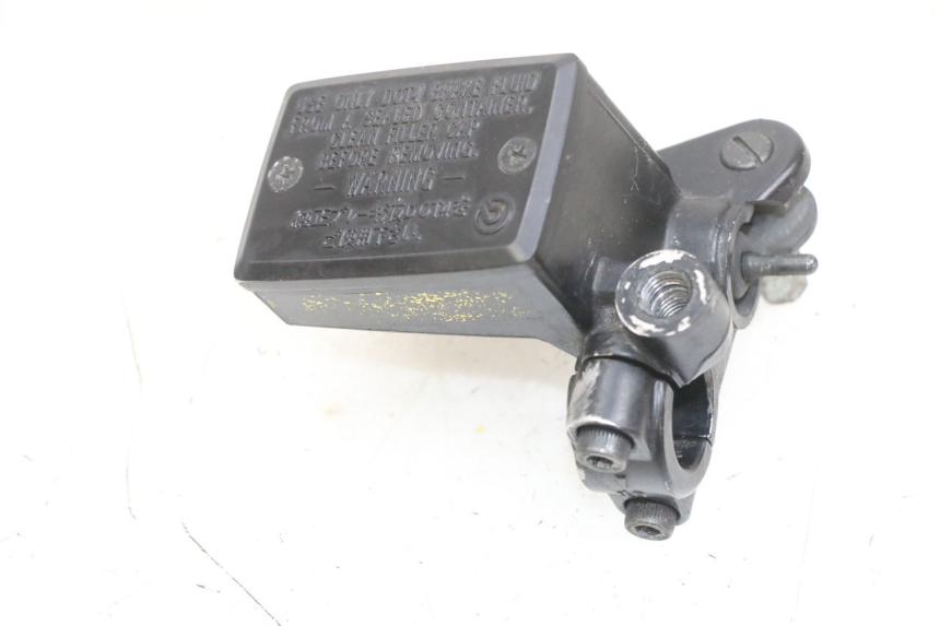 photo de CILINDRO MESTRE DIANTEIRO YAMAHA TDM ABS 900 (2002 - 2014) - Ampliação técnica