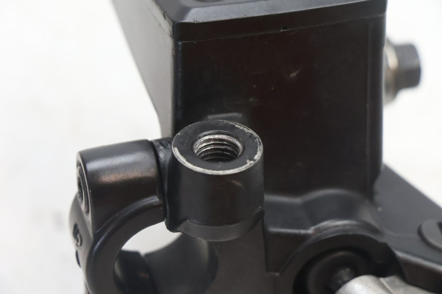 photo de CILINDRO MESTRE DIANTEIRO YAMAHA TDM ABS 900 (2002 - 2014) - Vista geral