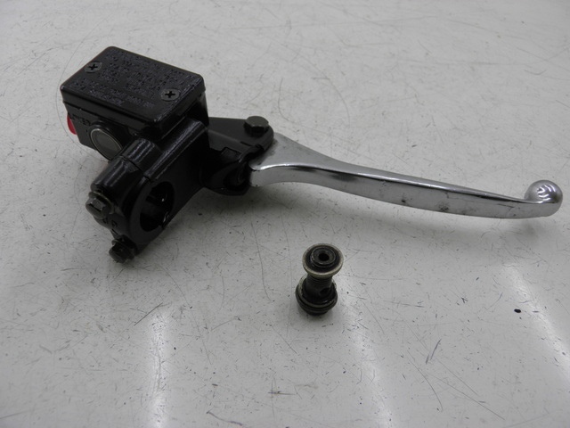 photo de CILINDRO MESTRE DIANTEIRO TNT MOTOR ROMA 10' 4T 50 (2007 - 2018) - Detalhe da peça