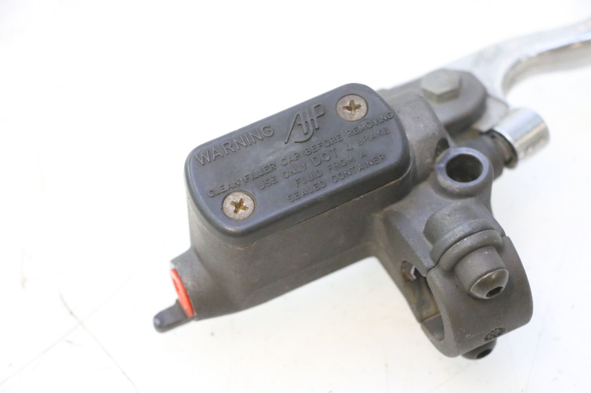photo de CILINDRO MESTRE DIANTEIRO PEUGEOT TREKKER 50 (1995 - 2004) - Pontos de fixação