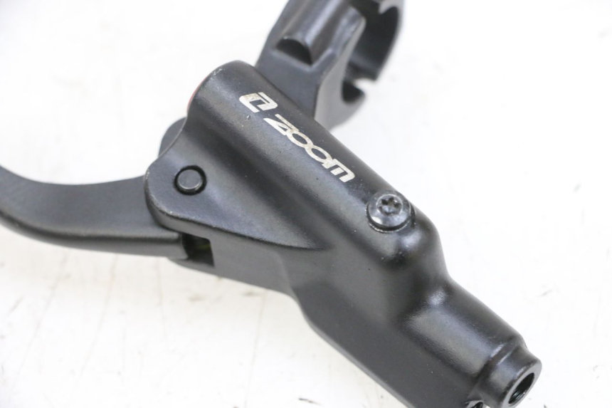 photo de CILINDRO MESTRE DIANTEIRO DUALTRON VICTOR LIMITED 1 - Pontos de fixação
