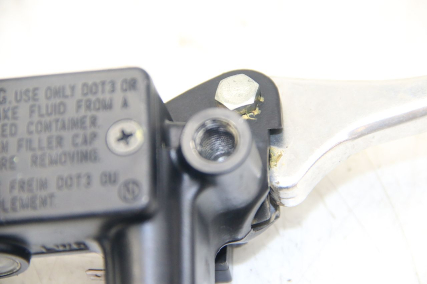 photo de CILINDRO MESTRE DIANTEIRO HONDA VISION NSC R 50 (2013 - 2015) - Ampliação técnica