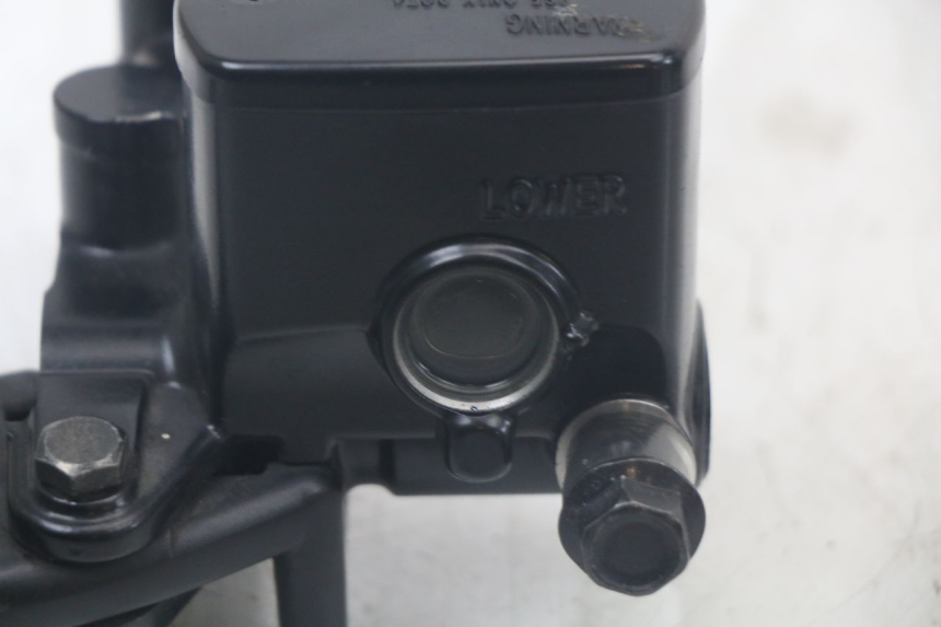 photo de CILINDRO MESTRE DIANTEIRO YAMAHA XMAX X-MAX ABS 125 (2017 - 2020) - Vista geral