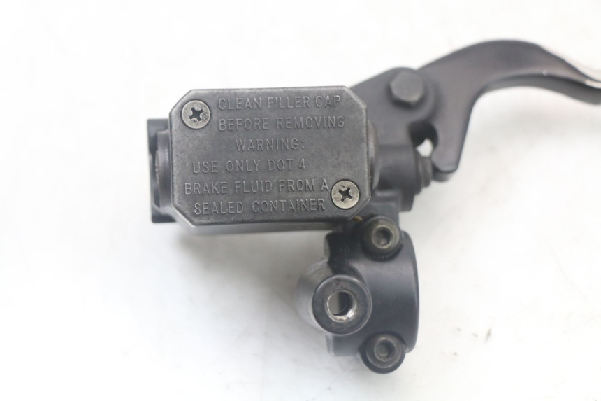 photo de CILINDRO MESTRE DIANTEIRO YAMAHA XMAX X-MAX 125 (2006 - 2009) - Detalhe da peça