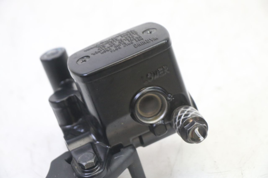 photo de CILINDRO MESTRE DIANTEIRO YAMAHA XMAX X-MAX 125 (2021 - 2025) - Pontos de fixação