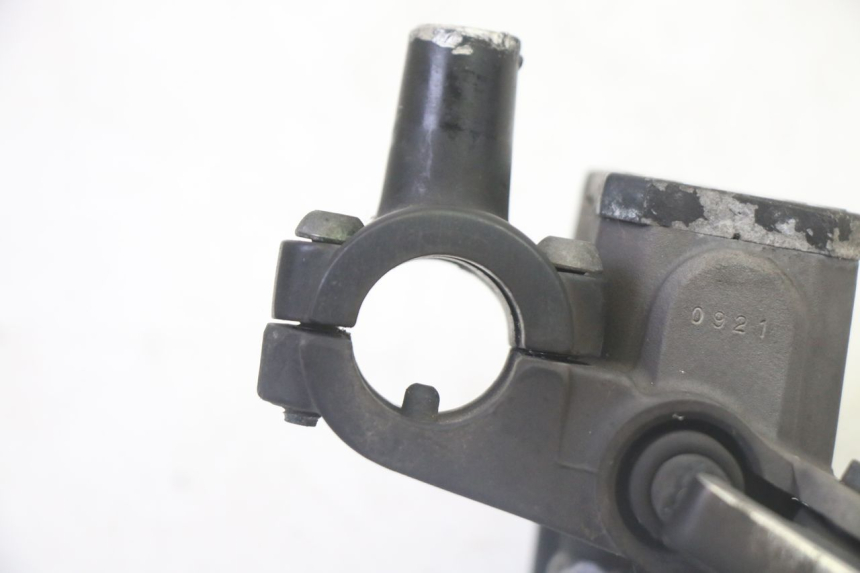 photo de CILINDRO MESTRE DIANTEIRO YAMAHA X-MAX XMAX 125 (2010 - 2013) - Pontos de fixação