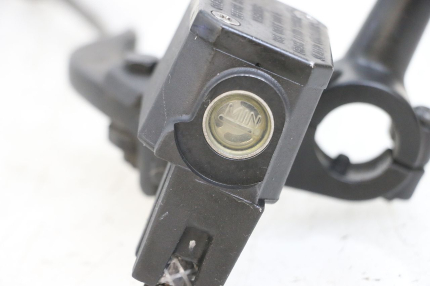 photo de CILINDRO MESTRE DIANTEIRO YAMAHA X-MAX XMAX 125 (2010 - 2013) - Outro ângulo de visão