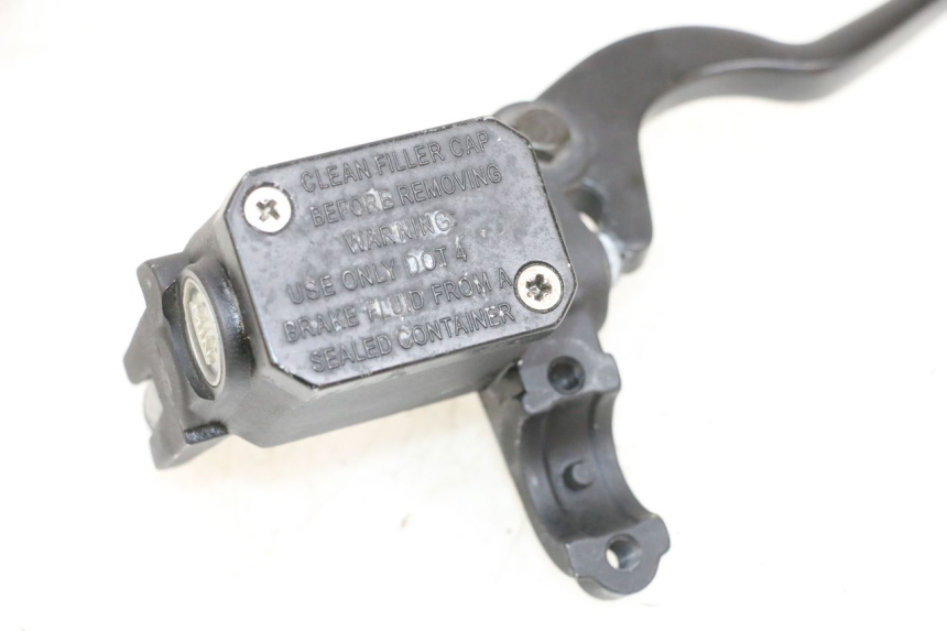 photo de CILINDRO MESTRE DIANTEIRO YAMAHA XMAX X-MAX 125 (2006 - 2009) - Outro ângulo de visão