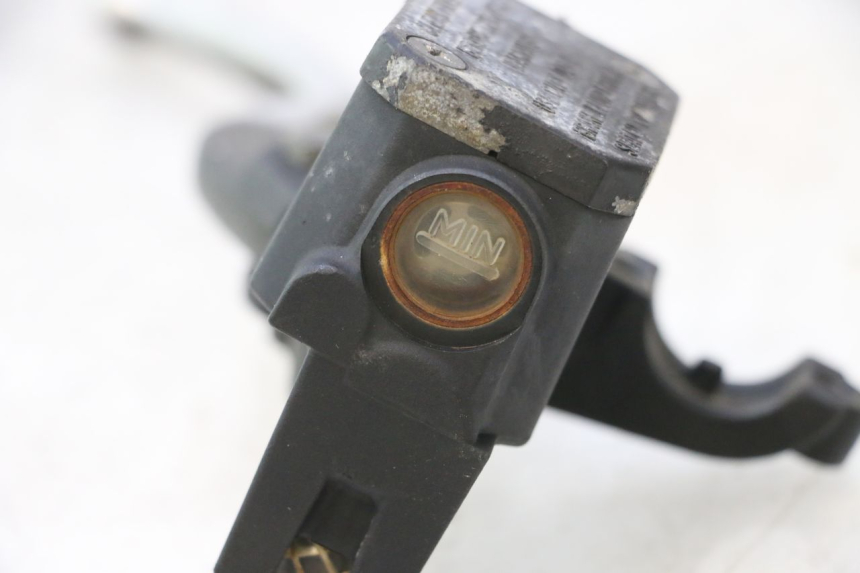 photo de CILINDRO MESTRE DIANTEIRO YAMAHA XMAX X-MAX 125 (2006 - 2009) - Pontos de fixação