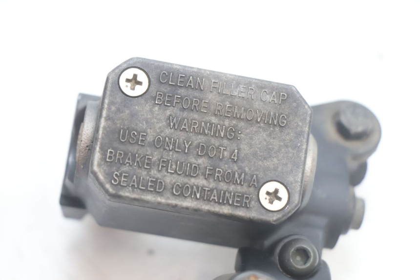 photo de CILINDRO MESTRE DIANTEIRO YAMAHA XMAX X-MAX 125 (2006 - 2009) - Detalhe da peça