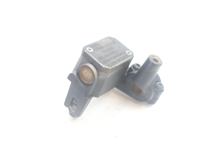 photo de CILINDRO MESTRE DIANTEIRO YAMAHA XMAX X-MAX 125 (2006 - 2009) - Zoom do estado de desgaste
