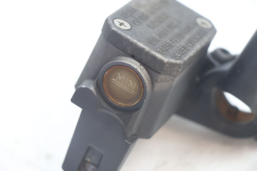 photo de CILINDRO MESTRE DIANTEIRO YAMAHA XMAX X-MAX 125 (2006 - 2009) - Outro ângulo de visão