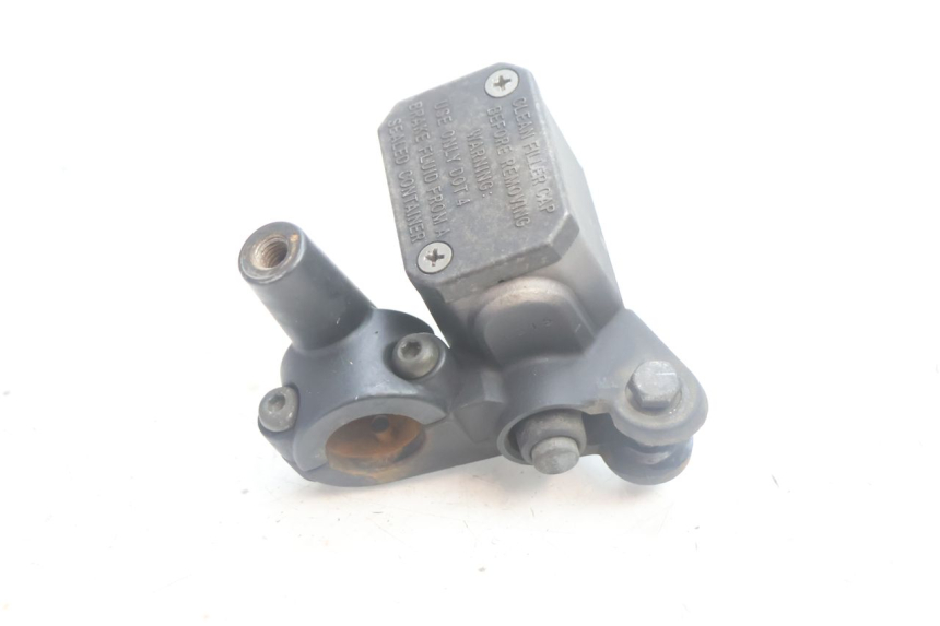 photo de CILINDRO MESTRE DIANTEIRO YAMAHA XMAX X-MAX 125 (2006 - 2009) - Pontos de fixação