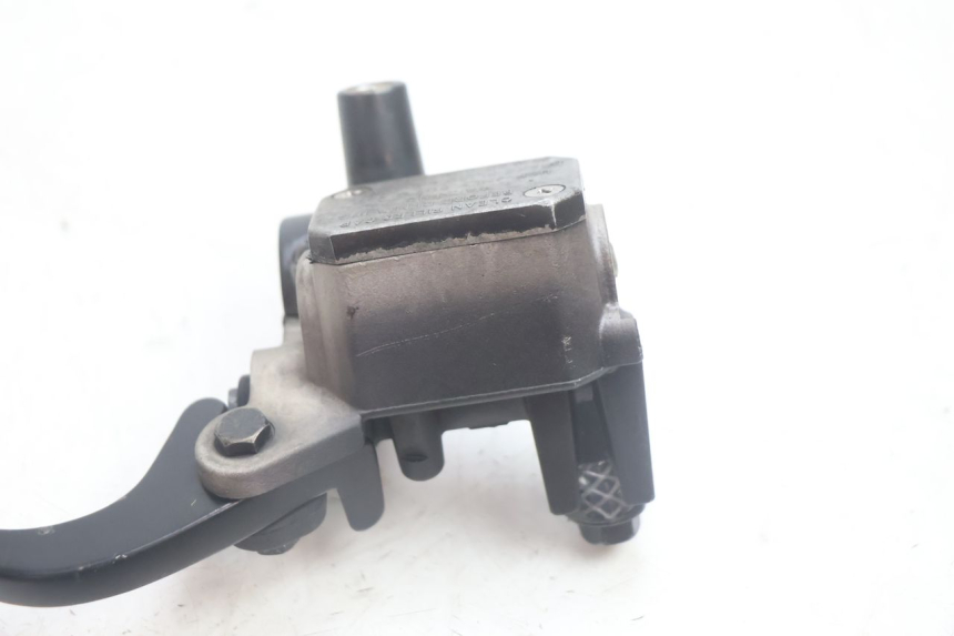 photo de CILINDRO MESTRE DIANTEIRO YAMAHA X-MAX XMAX 125 (2010 - 2013) - Pontos de fixação