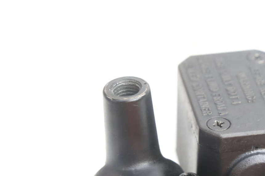 photo de CILINDRO MESTRE DIANTEIRO YAMAHA X-MAX XMAX 125 (2010 - 2013) - Outro ângulo de visão