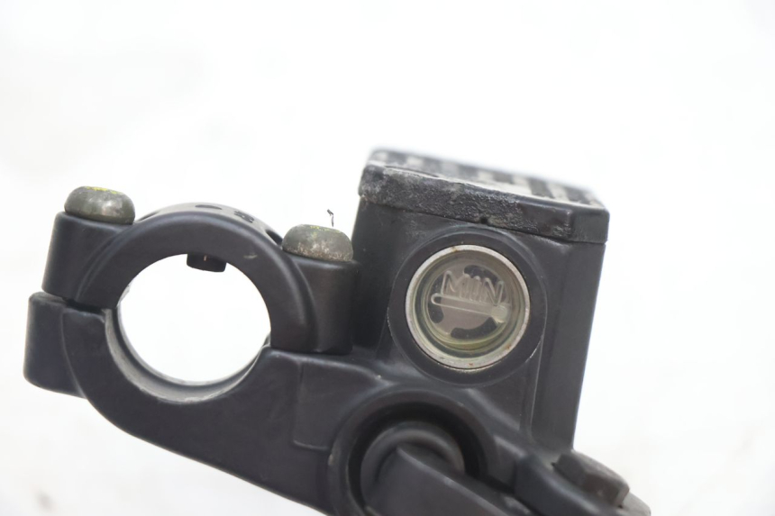photo de CILINDRO MESTRE DIANTEIRO PIAGGIO X8 STREET 125 (2006 - 2007) - Pontos de fixação