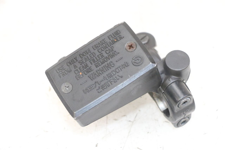 photo de CILINDRO MESTRE DIANTEIRO YAMAHA XJ6 ABS 600 (2008 - 2016) - Ampliação técnica