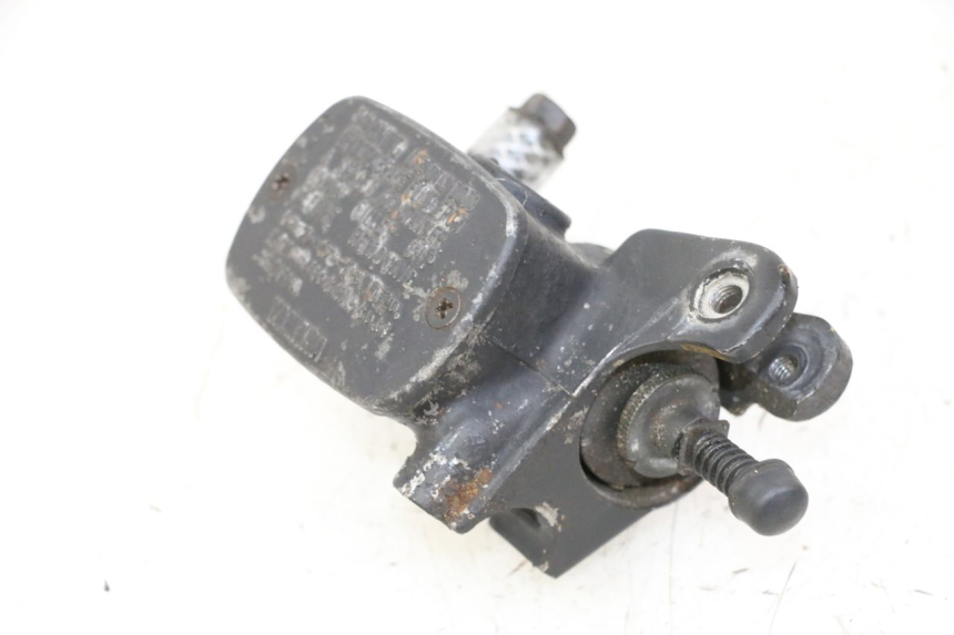 photo de CILINDRO MESTRE DIANTEIRO YAMAHA XJN DIVERSION 600 (2000 - 2003) - Outro ângulo de visão