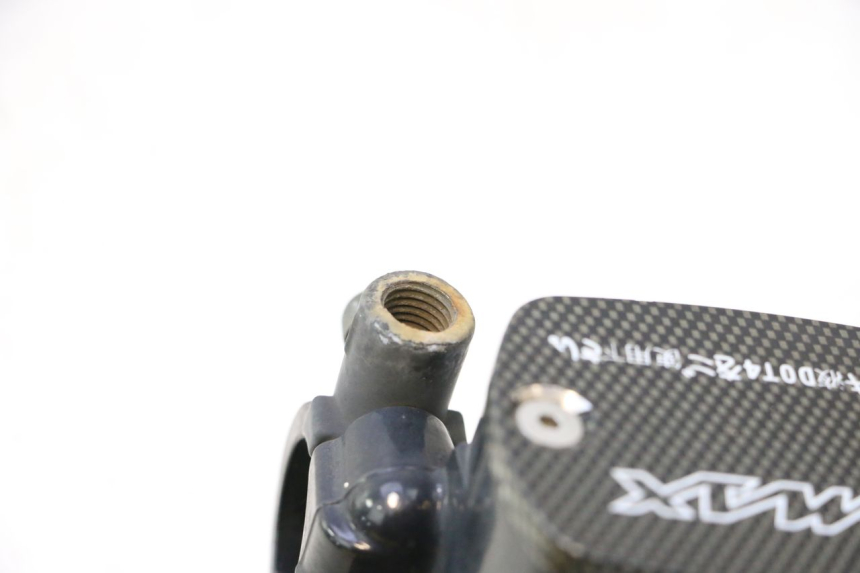 photo de CILINDRO MESTRE DIANTEIRO YAMAHA XP T-MAX ABS 500 (2005 - 2005) - Pontos de fixação