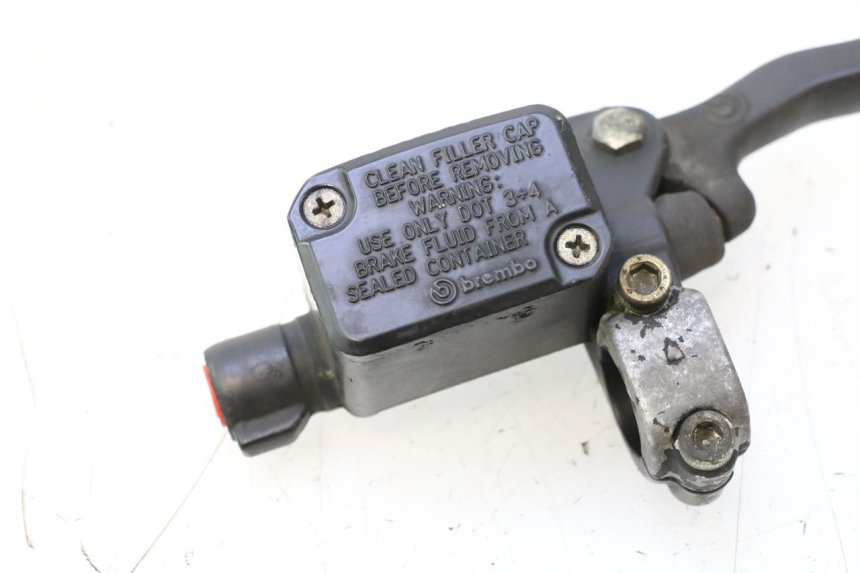 photo de CILINDRO MESTRE DIANTEIRO YAMAHA YP MAJESTY 125 (1998 - 2001) - Detalhe da peça