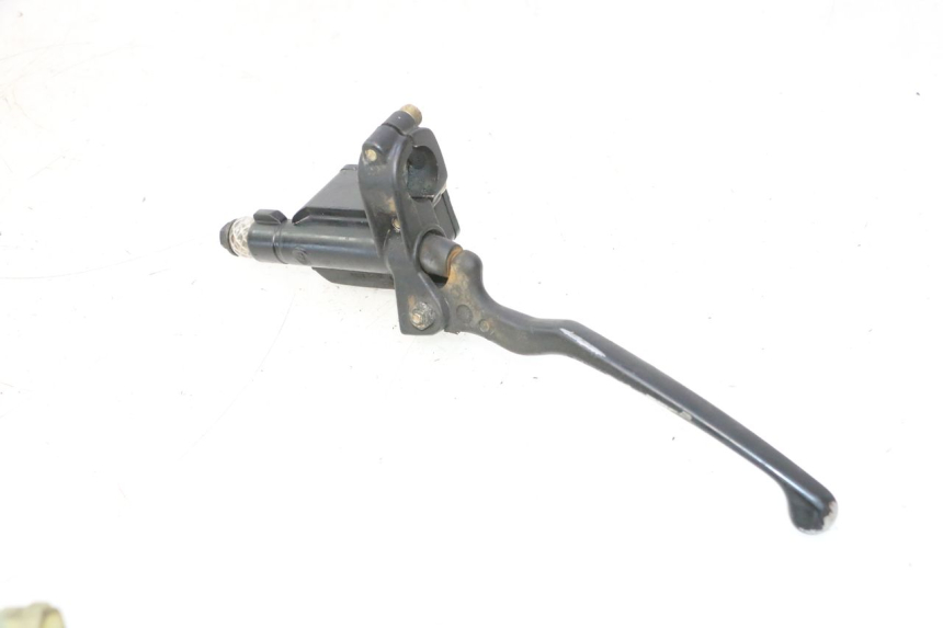 photo de CILINDRO MESTRE DIANTEIRO YAMAHA YP MAJESTY 125 (1998 - 2001) - Pontos de fixação