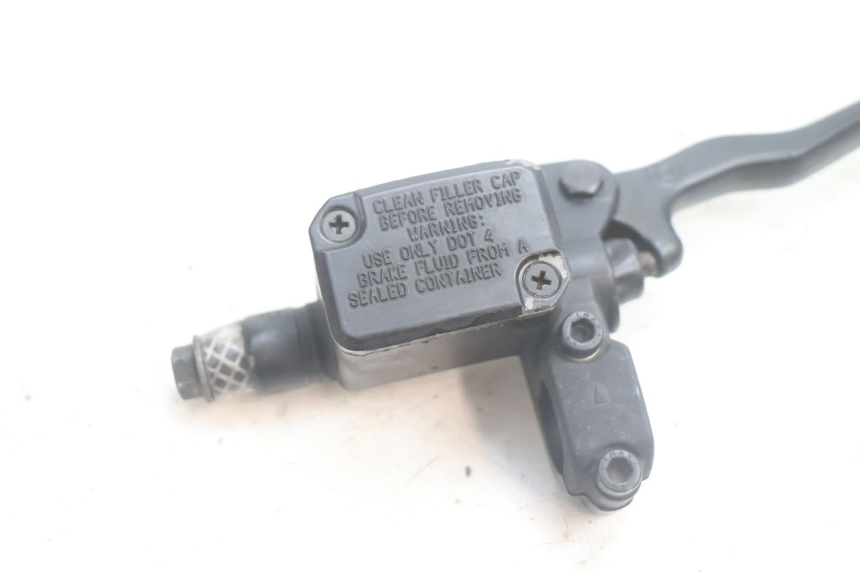 photo de CILINDRO MESTRE DIANTEIRO YAMAHA YP MAJESTY 125 (2002 - 2006) - Detalhe da peça