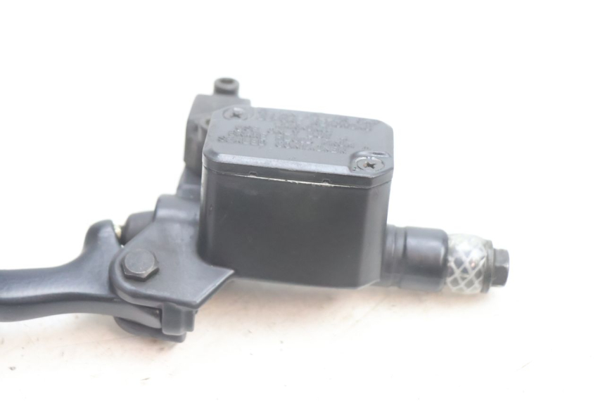 photo de CILINDRO MESTRE DIANTEIRO YAMAHA YP MAJESTY 125 (2002 - 2006) - Vista geral