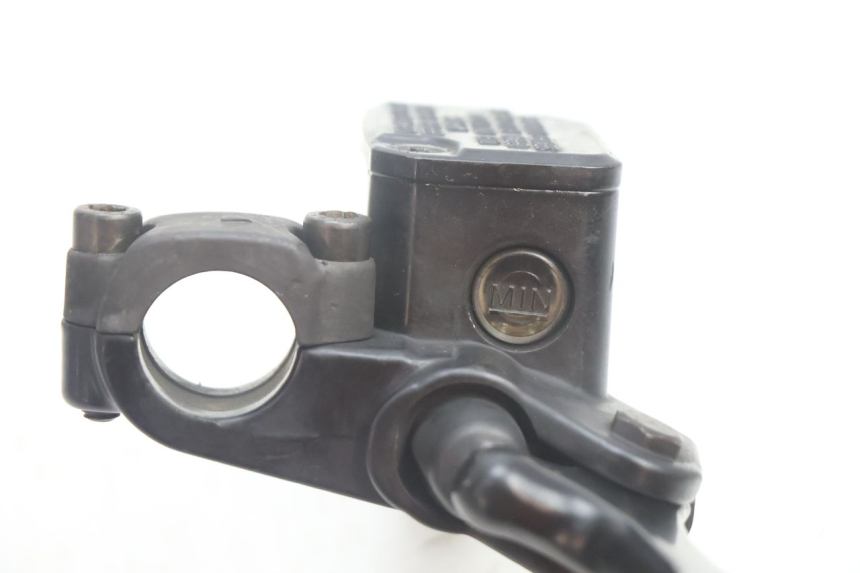 photo de CILINDRO MESTRE DIANTEIRO YAMAHA YP MAJESTY 125 (2002 - 2006) - Pontos de fixação