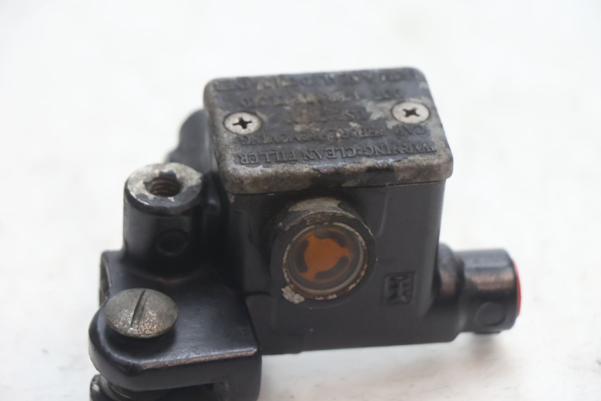 photo de CILINDRO MESTRE DIANTEIRO PIAGGIO ZIP 2T 50 (2009 - 2019) - Outro ângulo de visão