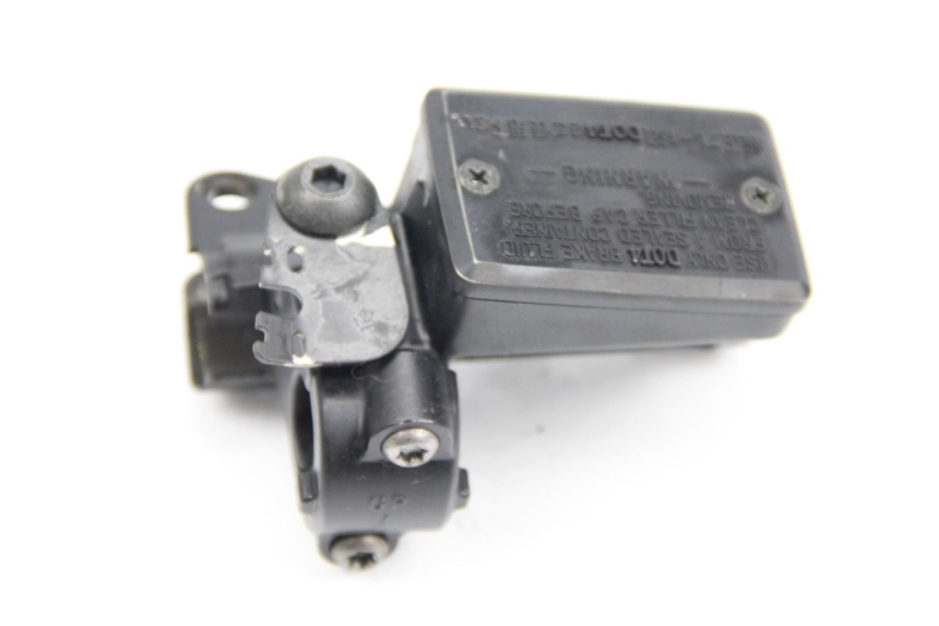photo de CILINDRO MESTRE DE EMBREAGEM YAMAHA FJR ABS 1300 (2006 - 2012) - Zoom do estado de desgaste