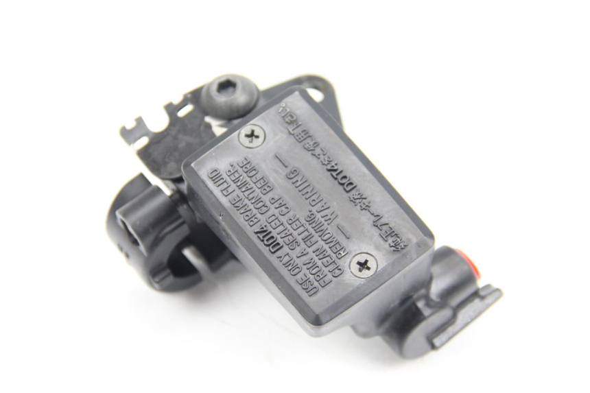 photo de CILINDRO MESTRE DE EMBREAGEM YAMAHA FJR ABS 1300 (2006 - 2012) - Ampliação técnica
