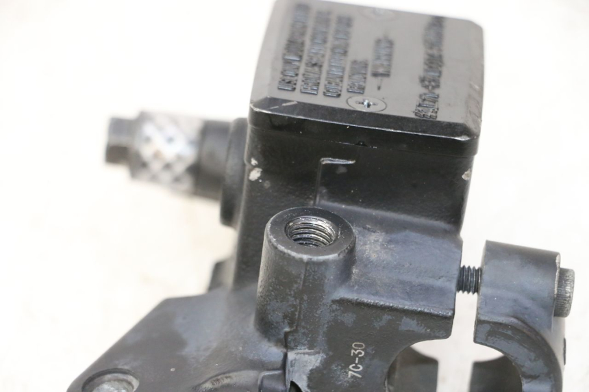 photo de CILINDRO MESTRE DE EMBREAGEM YAMAHA FJR ABS 1300 (2016 - 2020) - Ampliação técnica