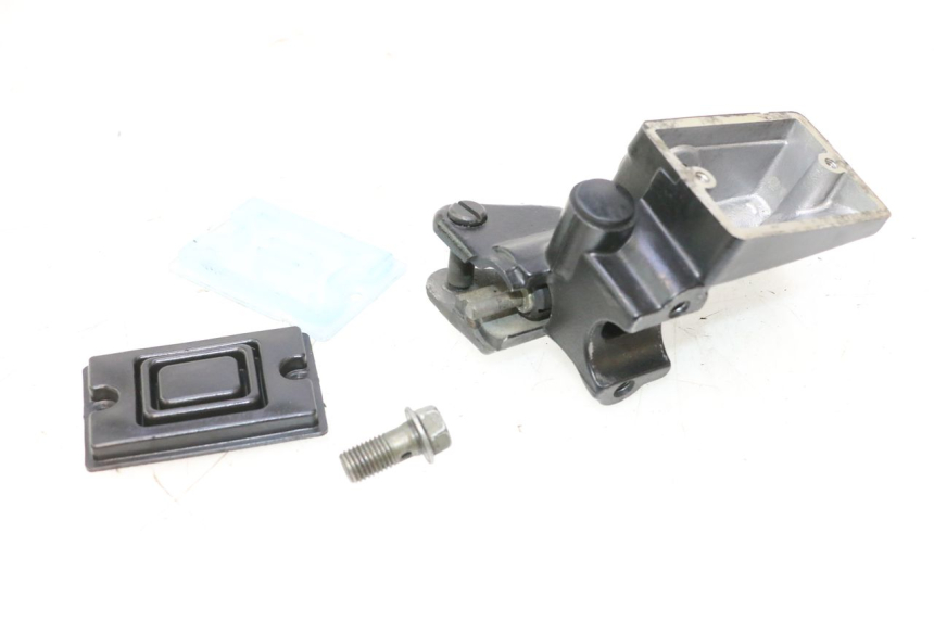 photo de CILINDRO MESTRE DE EMBREAGEM YAMAHA FJR 1300 (2001 - 2005) - Detalhes característicos