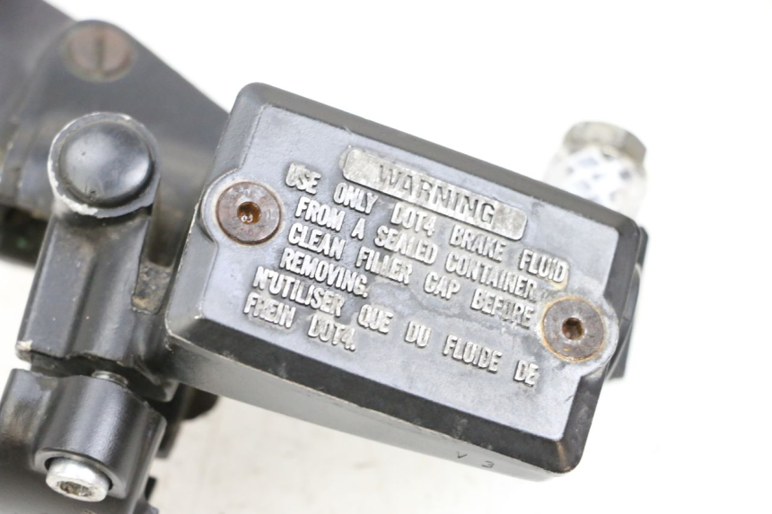 photo de CILINDRO MESTRE DE EMBREAGEM KAWASAKI GPZ RX 1000 (1986 - 1988) - Vista do produto