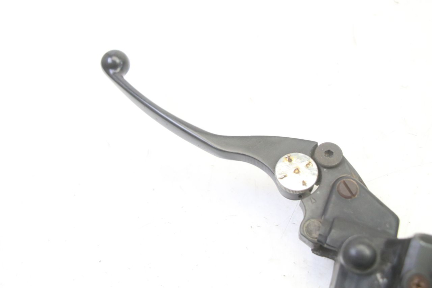 photo de CILINDRO MESTRE DE EMBREAGEM TRIUMPH SPRINT 900 (1995 - 1998) - Detalhe da peça