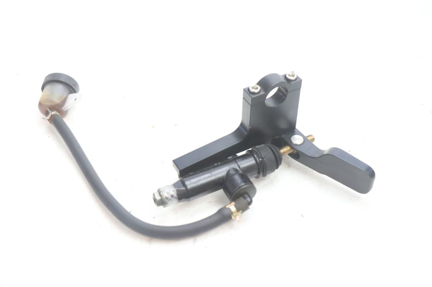 photo de CILINDRO MESTRE DE EMBREAGEM CAN-AM SPYDER RS 1000 (2008 - 2012) - Outro ângulo de visão