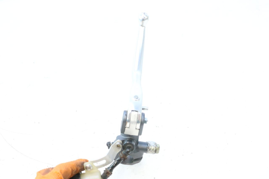 photo de CILINDRO MESTRE DE EMBREAGEM DUCATI SS IE DS CARENEE 1000 (2002 - 2006) - Pontos de fixação