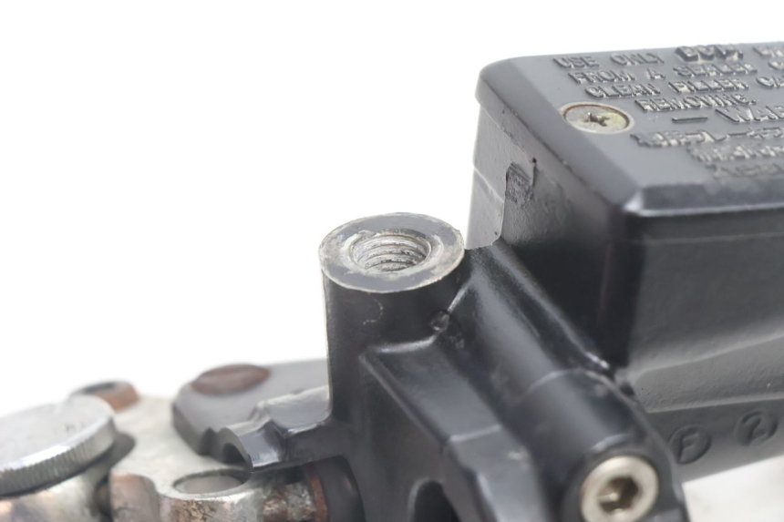 photo de CILINDRO MESTRE DE EMBREAGEM YAMAHA XJR 1300 (1998 - 2002) - Outro ângulo de visão
