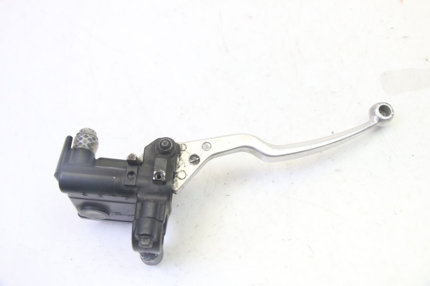 photo de CILINDRO MESTRE DO FREIO TRASEIRO SUZUKI BURGMAN 125 (2007 - 2014) - Pontos de fixação