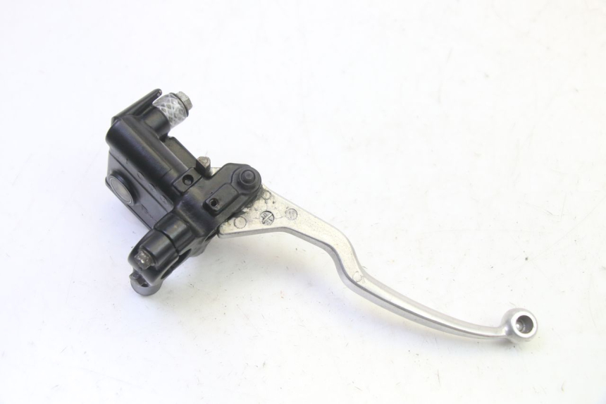 photo de CILINDRO MESTRE DO FREIO TRASEIRO SUZUKI BURGMAN 125 (2007 - 2014) - Pontos de fixação